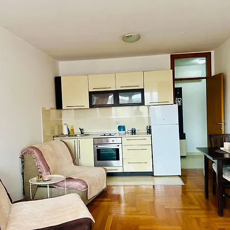 Apartment A&a